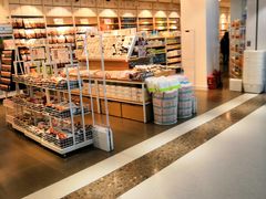 -名创优品(江南新地店)