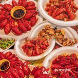 收(吃)到23年第一束(顿)女王花(小龙虾)!