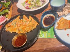 -明洞阿姨·韩式酱蟹烤肉·创意料理(三元桥店)