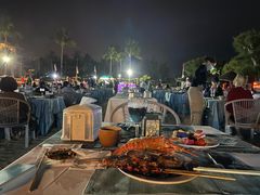 -亚龙湾希尔顿自助餐厅·海鲜·烧烤·沙滩BBQ·现场乐队