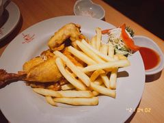 脆皮鸡伴薯条-Lia Cafe Bar Restaurant松山咖啡屋