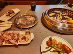 -黑金·寻焰自助百汇·烤肉·火锅(中街店)