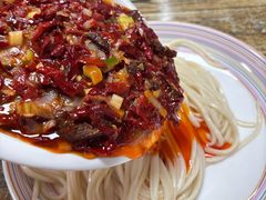 -歹歹的加个面过油肉拌面