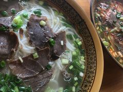-肇兴特色牛肉粉