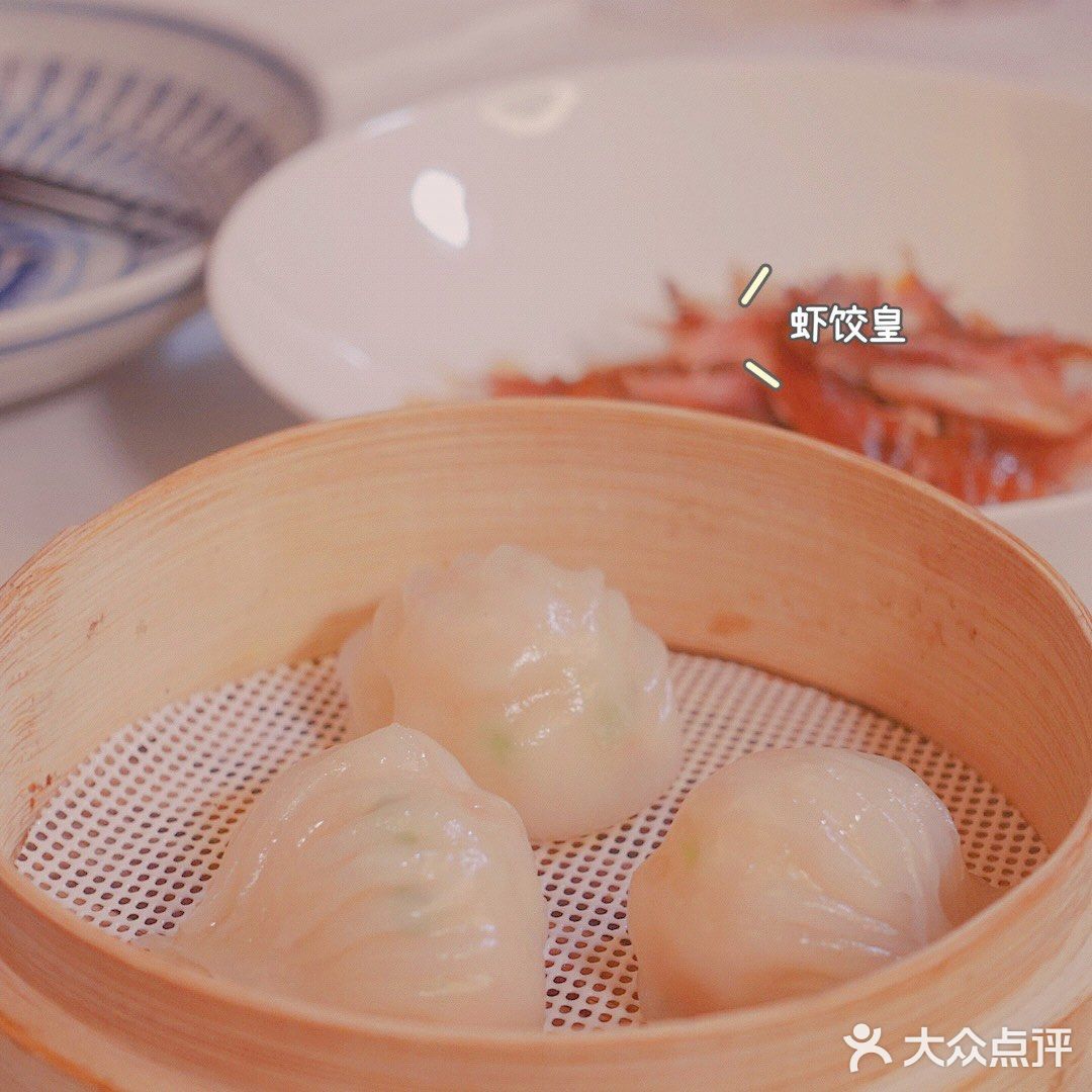 要往东一点，转角看到竹林，有个酒店就是啦