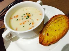 土豆浓汤-依云轻食·法甜