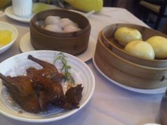 虾饺皇&流沙包-御花园·粤菜·海鲜火锅(中山公园店)