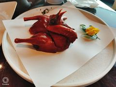 招牌脆皮乳鸽-名佳荟