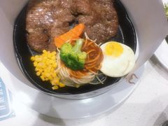 -汤姆家的牛排意面披萨(新城市广场店)