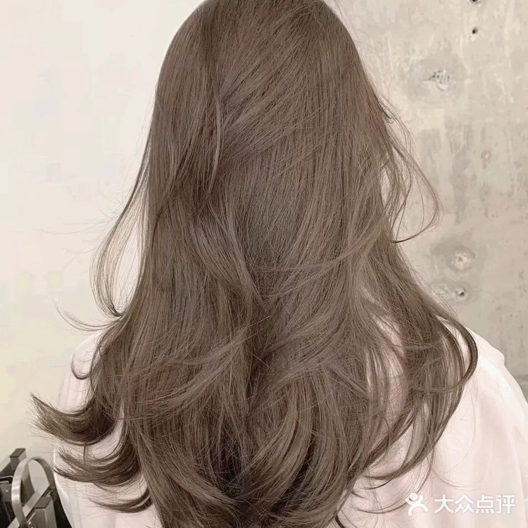 中发发型 中长发发型推荐 女生发型分享 显白发色