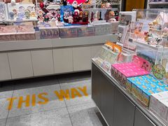 -泡泡玛特POPMART(上海环球港店)