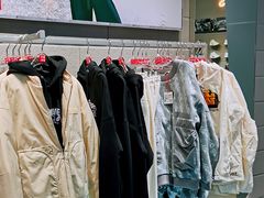 -王府井奥莱临潼小镇(临潼店)