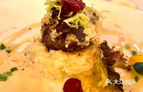 Pan-seared Tender Beef with Signature Cranberry Red Wine Sauce
