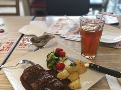 -必胜客(证大大拇指店)