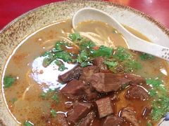 红烧牛肉面-金杨拉面王小吃面馆·牛三宝面·红烧牛肉粉