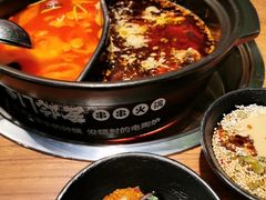 牛油鸳鸯锅底-串门邻居串串火锅(云南南路店)