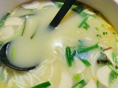 进士米线-茶花妹子云南餐厅(传媒大学店)