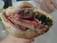 -Bánh Mì Huynh Hoa