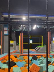 -蹦贝运动中心·蹦床·攀岩·闯关(龙岗店)