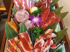 黑牛六拼-明洞阿姨·韩式酱蟹烤肉·创意料理(三元桥店)