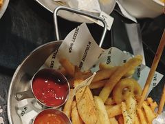 -W COLLECTIVE  DESSERT SHOP