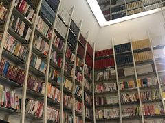 -钟书阁(松江泰晤士小镇店)