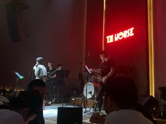 -TZ House音乐现场(来福士中心店)