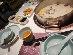 -洪氏嗨捞·猪肚鸡火锅(阳光天地店)