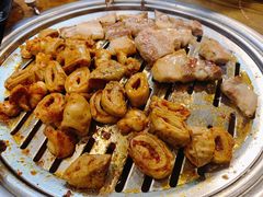 厚切猪肉-·缸桶屋·韩式牛肋条自助烤肉(西湖D11店)