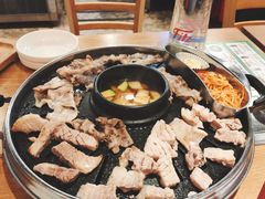 -江南猪肉商会无限续吃(弘大店)