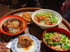 -爆炸头阿姨小四川正宗川味小吃(无任何分店)