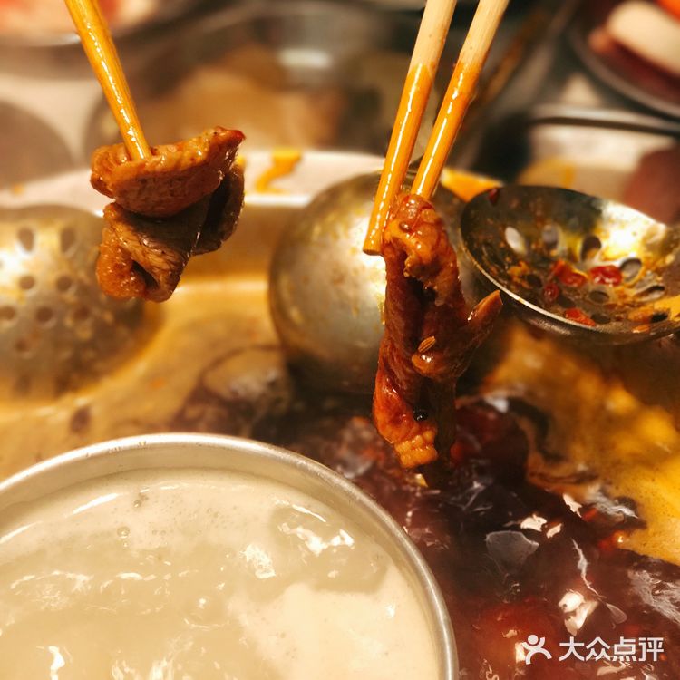 我在人广排队吃电台巷,你呢?