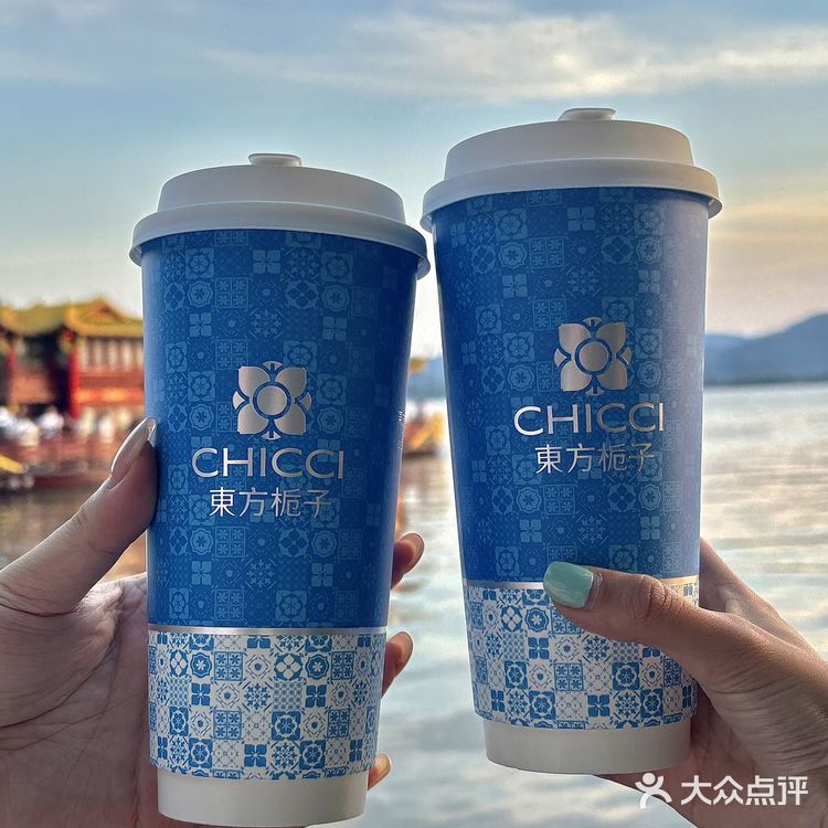 这谁还分的清这到底是奶茶还是艺术品呢！东方栀子