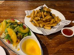 牛油果大虾沙拉-1886德国汽车餐厅(外滩十六铺码头店)