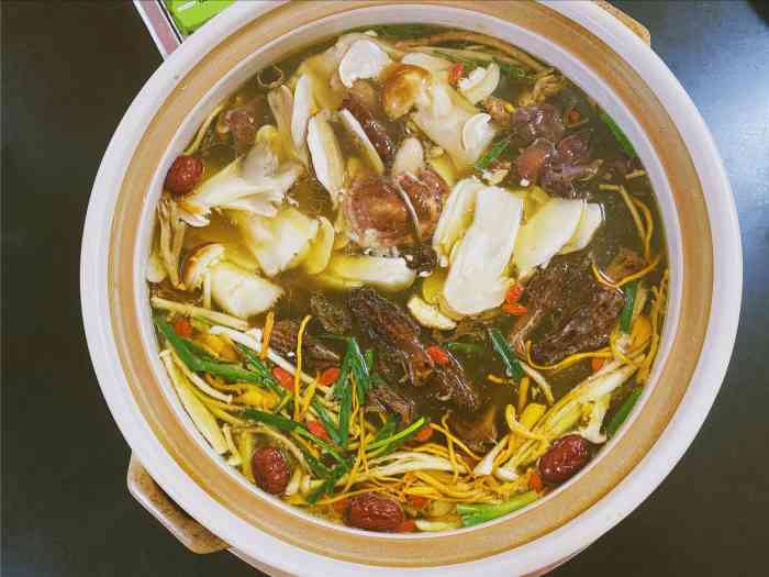 菌窝子-"汤有点咸,不够鲜,菌的内容感觉也没有那么."-大众点评移动版