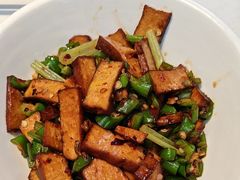 -阿瓦山寨·湘菜现炒·剁椒鱼头王(咸阳总店)