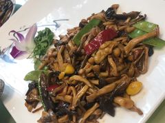 素炒野山菇-伊和园清真餐饮