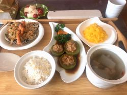 -卓玥国际月子会所(罗山路店)