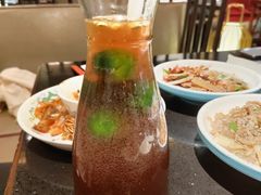 阿旺调的可乐冰桔茶-老头儿油爆虾·知味杭州(爱琴海购物中心)