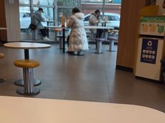 -麦当劳(莘松路芭比伦DT店)