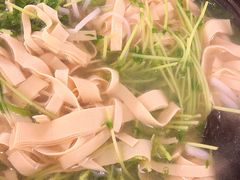 -丽虹云南过桥米线(兴工街店)
