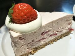 草莓冰淇淋蛋糕-COTTON CAFE(德信·中外公寓店)
