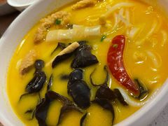 金汤酥肉酸辣米线-云海肴·汽锅鸡·云南菜(领展购物广场·中关村店)