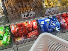 -赵一鸣零食(广州荔湾路店)