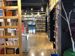 -新华书店(解放中路店)