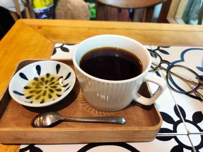 卷耳咖啡-"经常路过的一家咖啡店 翻新过后更是喜欢,.