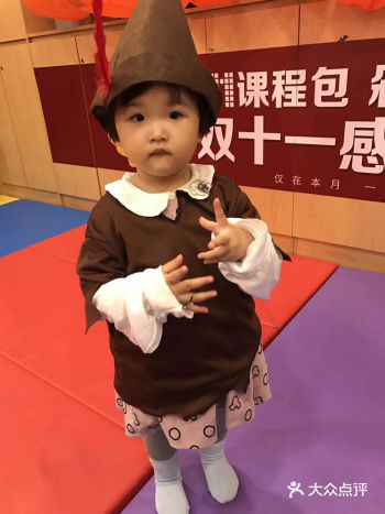 大宝从两岁多一点，小宝从两三个月就开始在金宝贝上课了