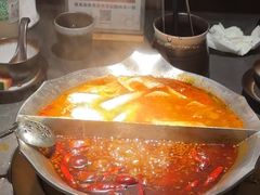 -湊湊火锅·茶憩(杭州湖滨银泰in77店)