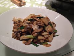 -梁家大院•农家菜(昆山会展中心店)