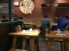 大堂-木屋烧烤(岗顶二店)